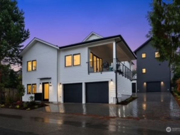 2561 31st Ave W