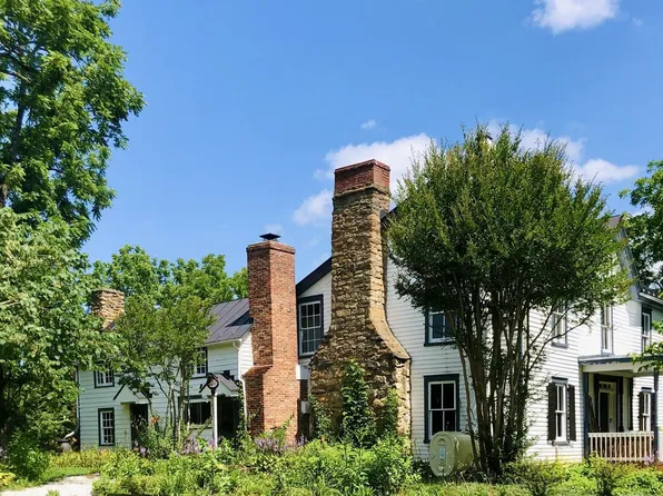 17181 Bumblebee Ln, Jeffersonton, VA 22724