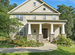 1020 Mary Ellen Dr, Crown Point, IN 46307
