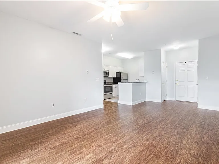 North Pointe Apartments — Photo 69