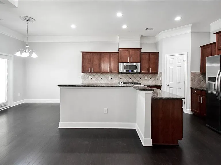123 Barkley Ln — Photo 7