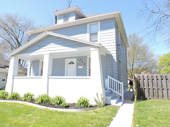 2nd image of 559 Leonard St NE