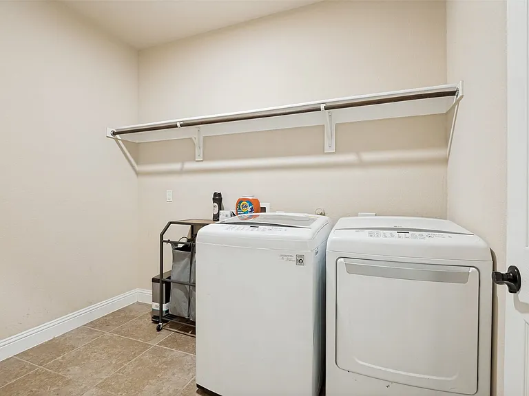 4810 Quantrill Ave — Photo 31