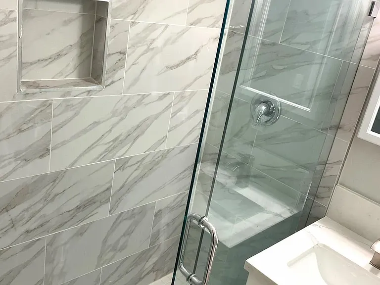 1216 Robinson Ave — Photo 6