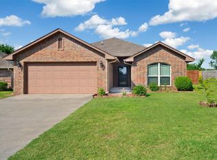 8009 Waters Edge Way, Oklahoma City, OK 73135