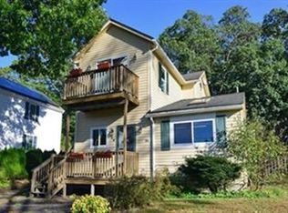 136 Lakeside Ave, Wrentham, MA 02093