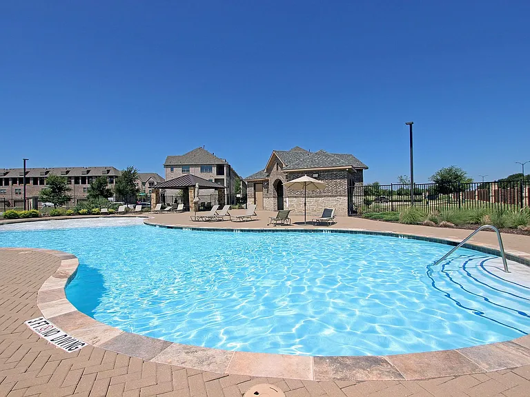 4255 Shavano Dr — Photo 3