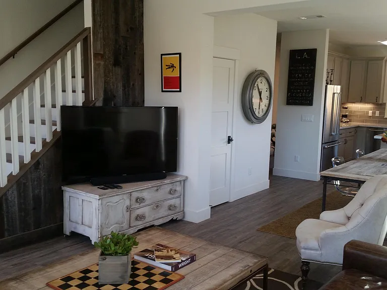 306 Hatchery Ln — Photo 17