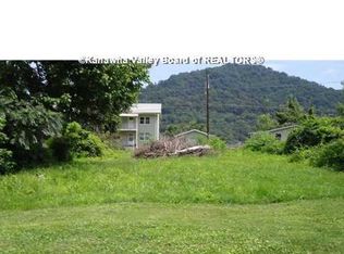 11722 Maccorkle Ave, Chesapeake, WV 25315