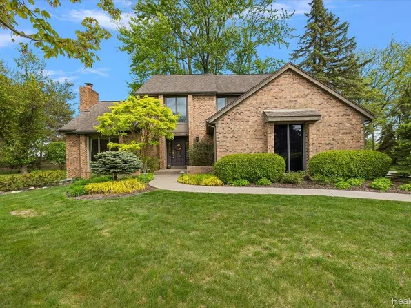 33891 Yorkridge St, Farmington Hills, MI 48331