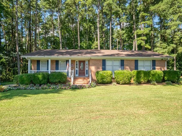 22 Orchard St, Chase City, VA 23924