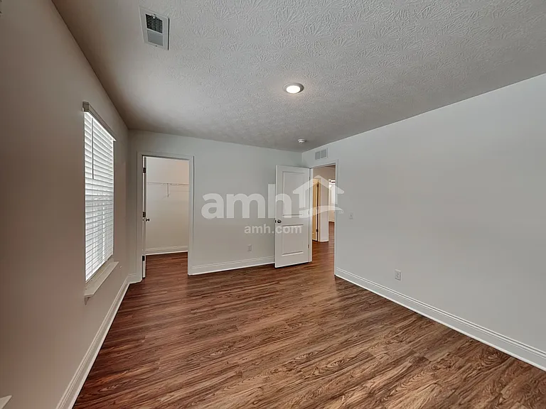 886 Castor Dr — Photo 16