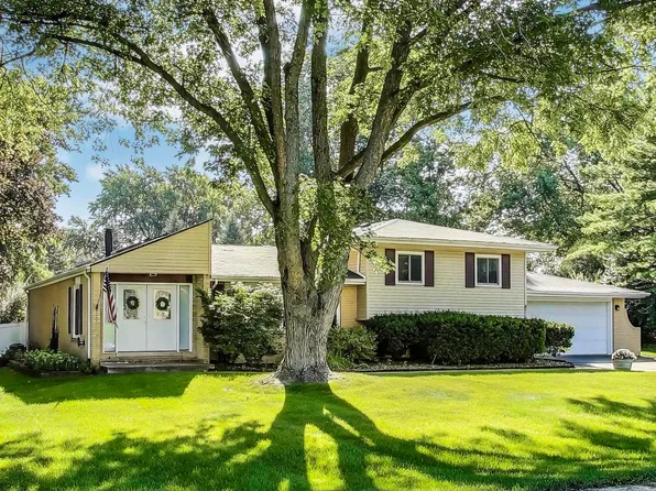 6717 Bentley Ave, Darien, IL 60561