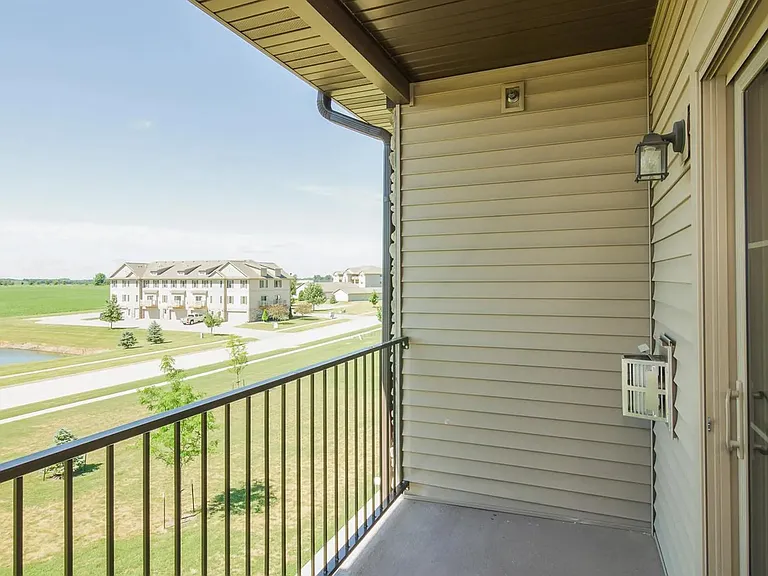 475 Penn Ct #15 — Photo 21
