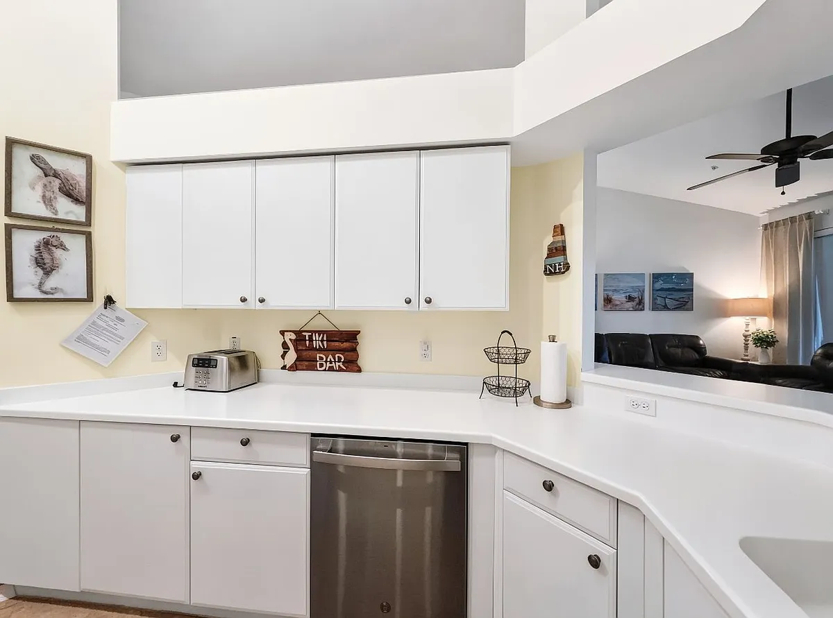 Building Photo - 8175 Celeste Dr #1229