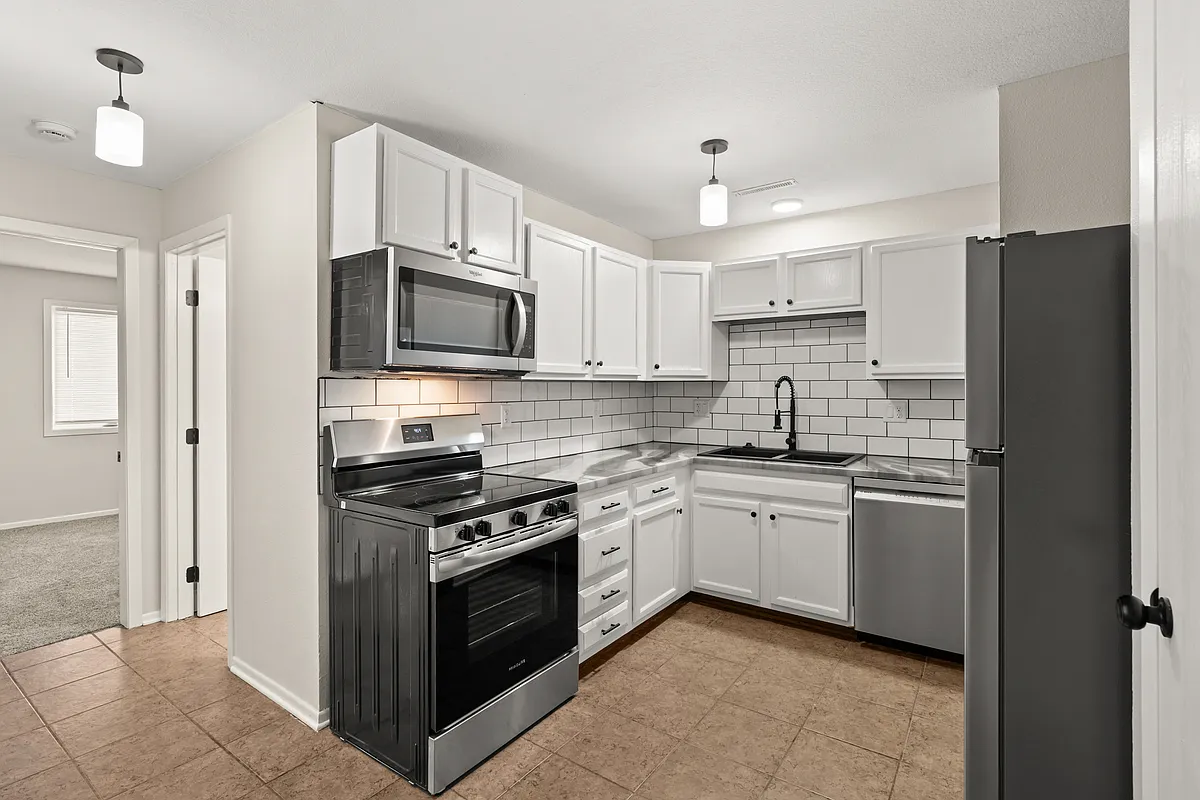 Building Photo - 428 Stonehaven Dr #9