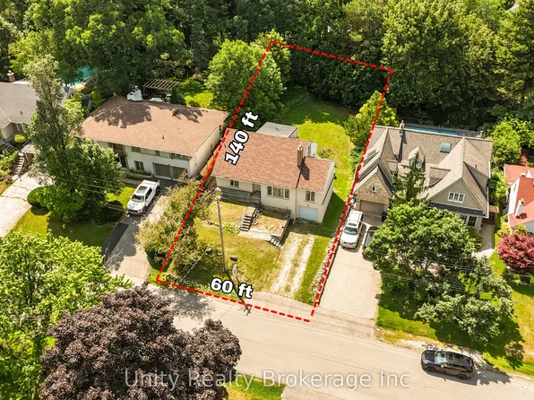 51 Lambeth Rd, Toronto, ON M9A 2Y8