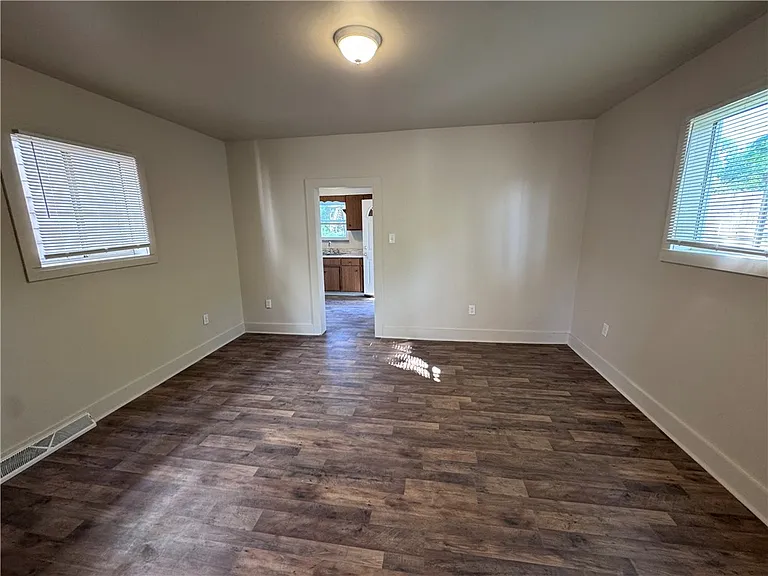 1067 Cleveland Ave — Photo 7