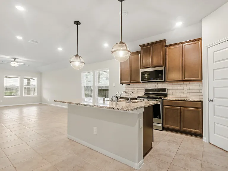 1207 Cascade Hills Dr — Photo 5