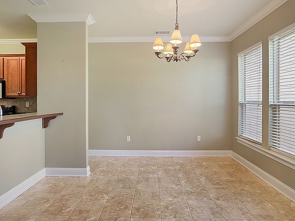 5th image of 18194 Pinehurst Dr #1