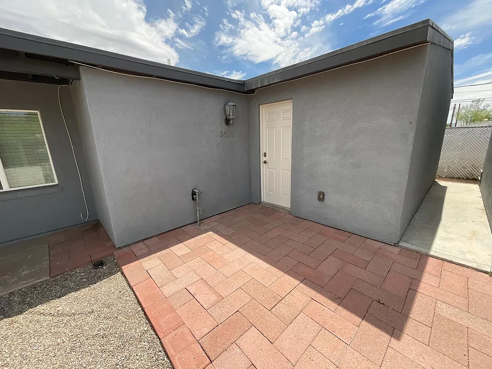 3520 E Bellevue St