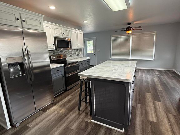 2nd image of 504 W Linden Ave