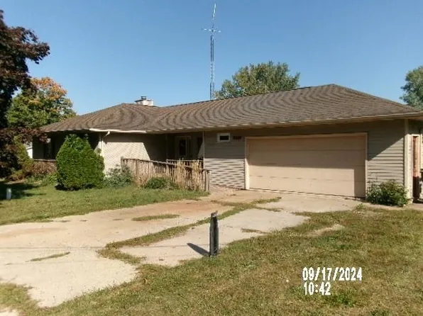 1170 W State St, Pleasant Lake, IN 46779