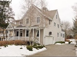 547 S Summit St, Barrington, IL