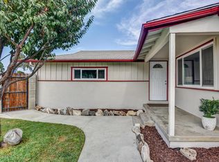 1102 W 216th St, Torrance, CA 90502
