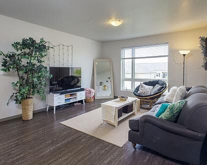 3rd image of 117 27th Ave SE #2B-2Ba