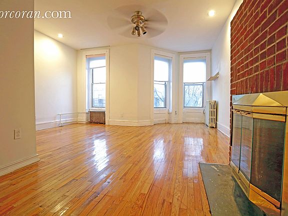 3rd image of 497 Macon St #2