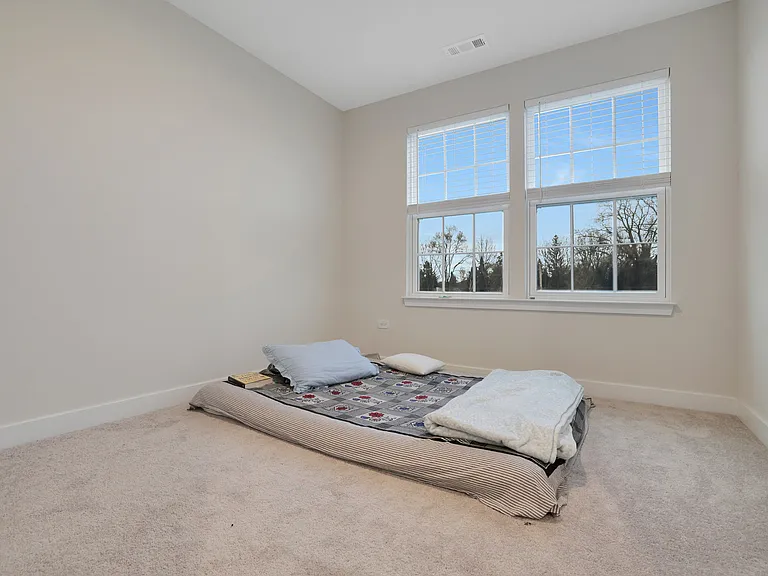 155 Canterbury Way — Photo 19