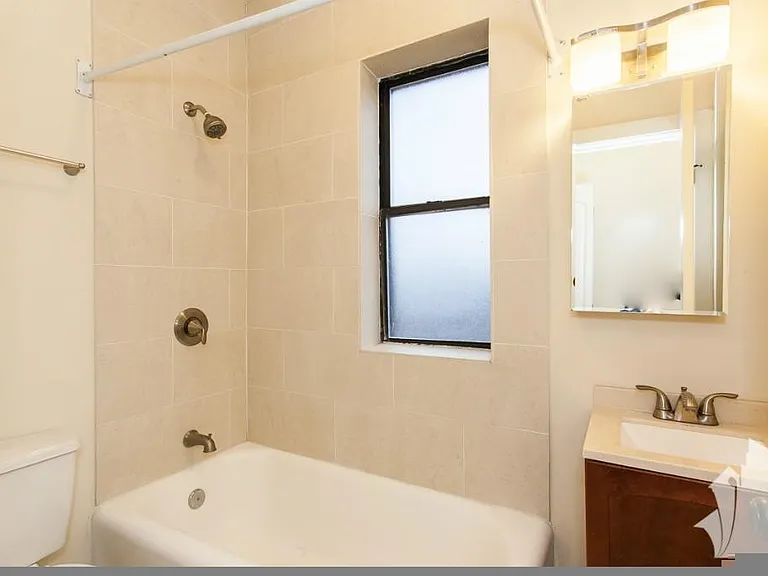 4521 N Paulina St #3A — Photo 8