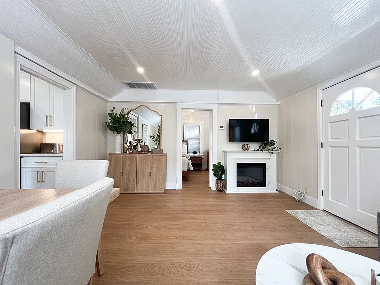 25 Berna Ave — Photo 9