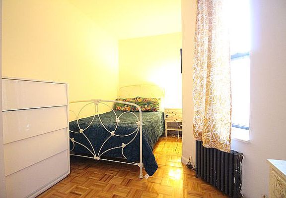 4th image of 301 W 21st St APT 4E