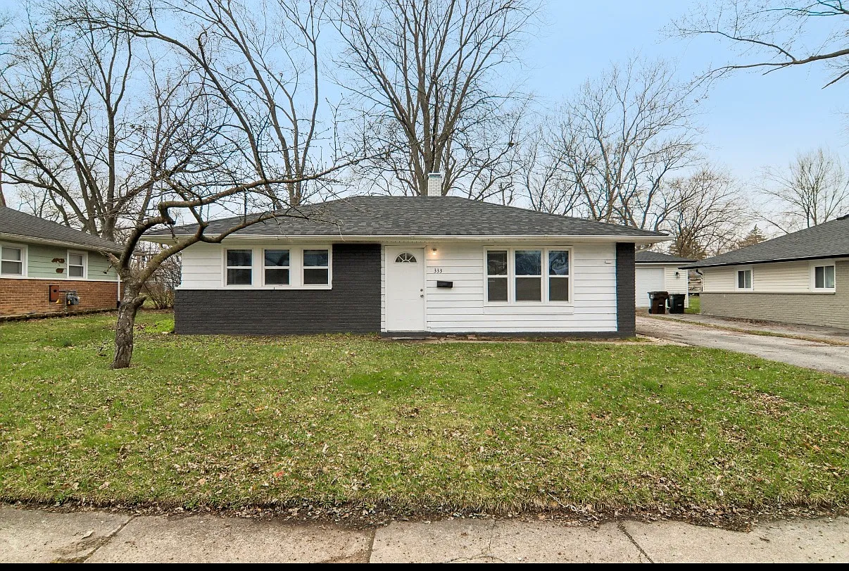 3 bed, 1294 sqft, $2,500 — Photo 1