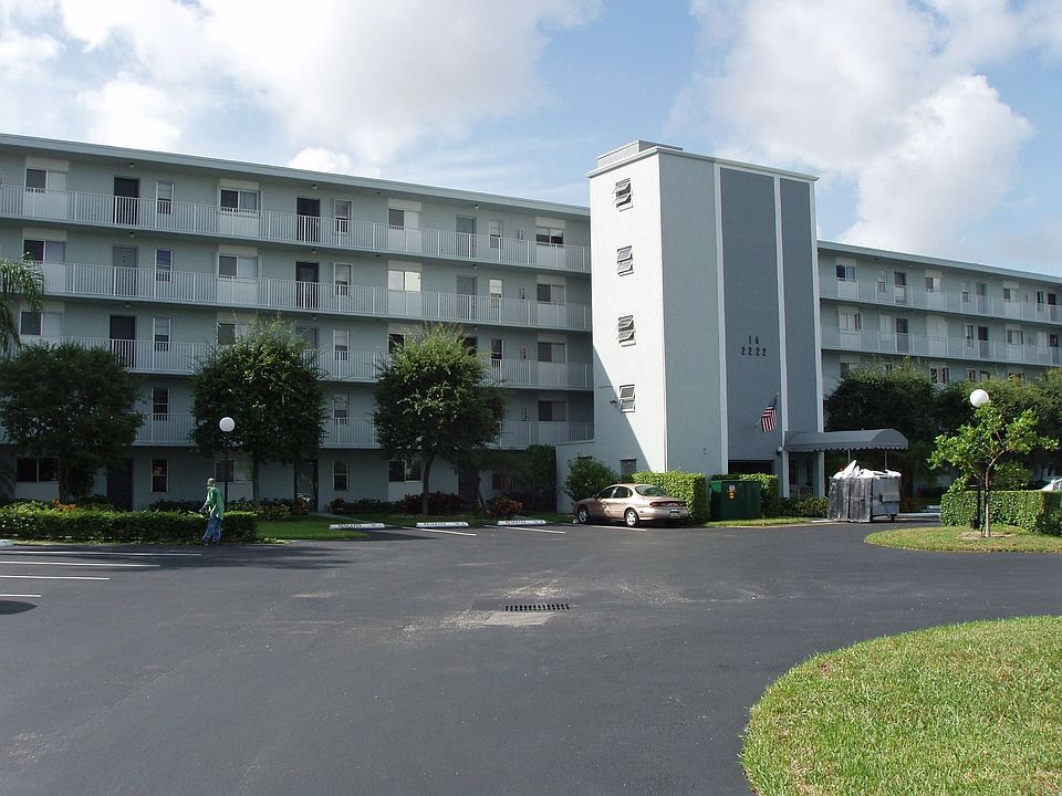 1st image of 2222 N Cypress Bend Dr APT 404
