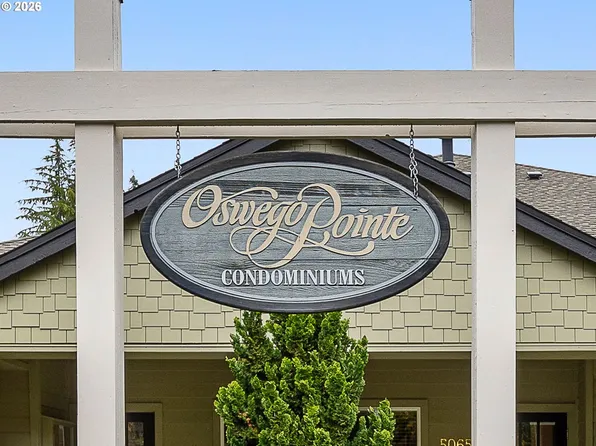 5059 Foothills Dr #D-112, Lake Oswego, OR 97034