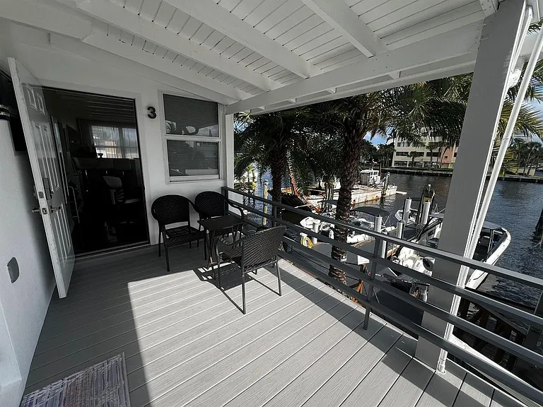 904 NE 20th Ave — Photo 4