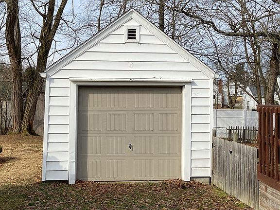 2nd image of 966 Palmer St