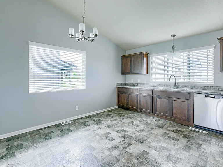 18906 Birch Ave — Photo 11
