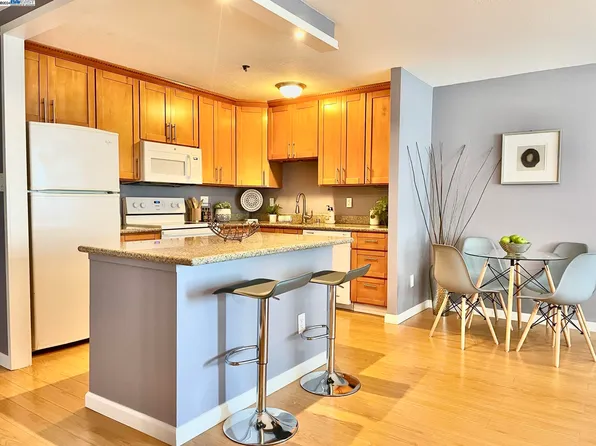 555 Pierce St APT 1122, Albany, CA 94706