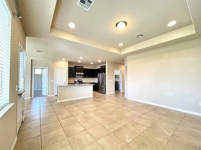 16412 Vescovo Ln — Photo 10