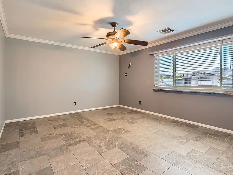 733 Strawberry Pl — Photo 14