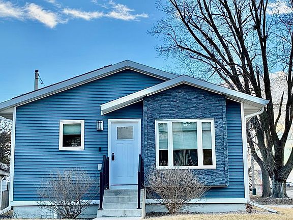 3rd image of 236 Avenue E