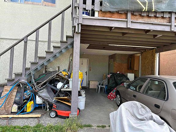 4th image of 6915 Beatrice St