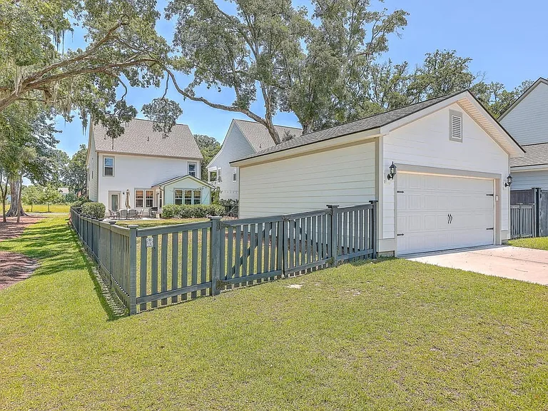 2147 Kemmerlin St — Photo 8