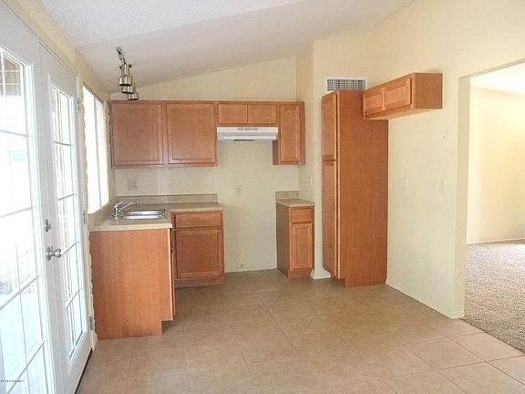 2nd image of 822 W Baffin Dr
