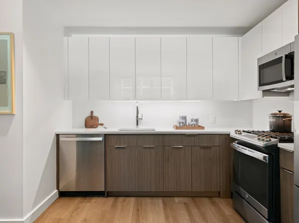 166-20 90th Avenue image 4 of 17