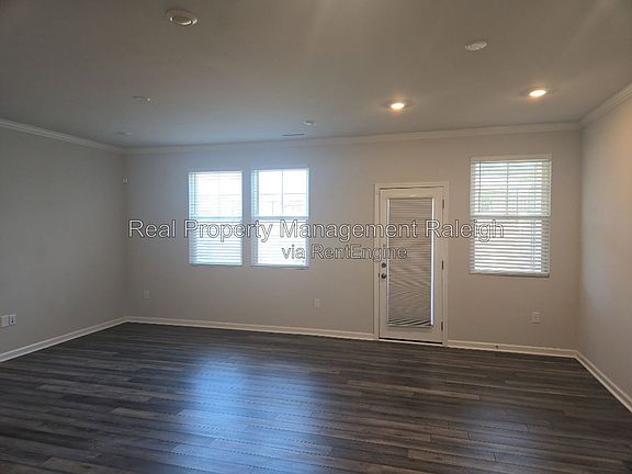 3rd image of 1029 Aberleigh Ln